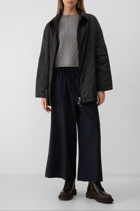 Товар серого цвета с внутренней стороны