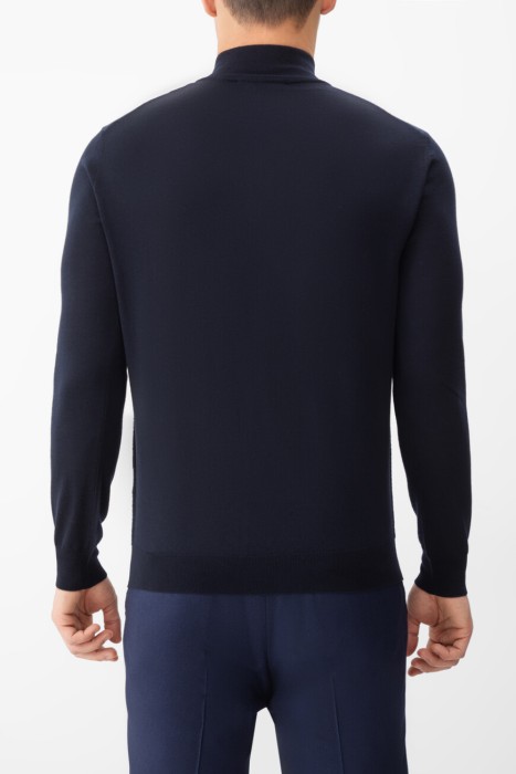 джемпер  по цене 42000 руб вид справа