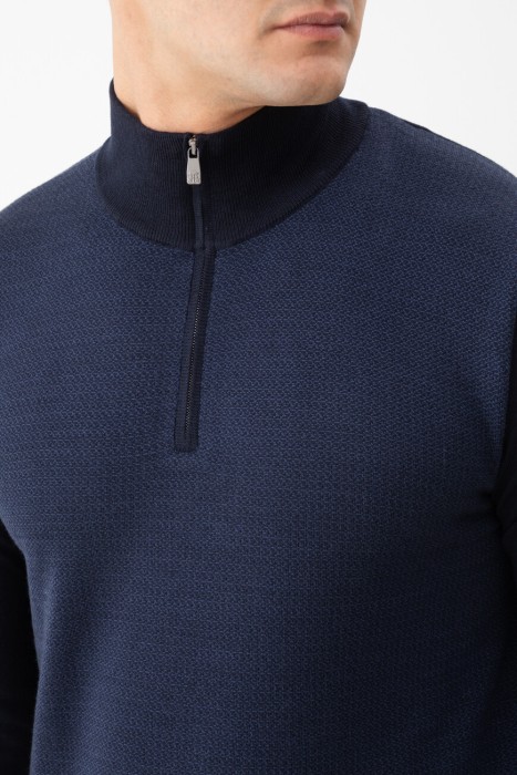 джемпер  из италии вид сбоку