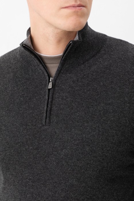 джемпер  из италии вид сбоку