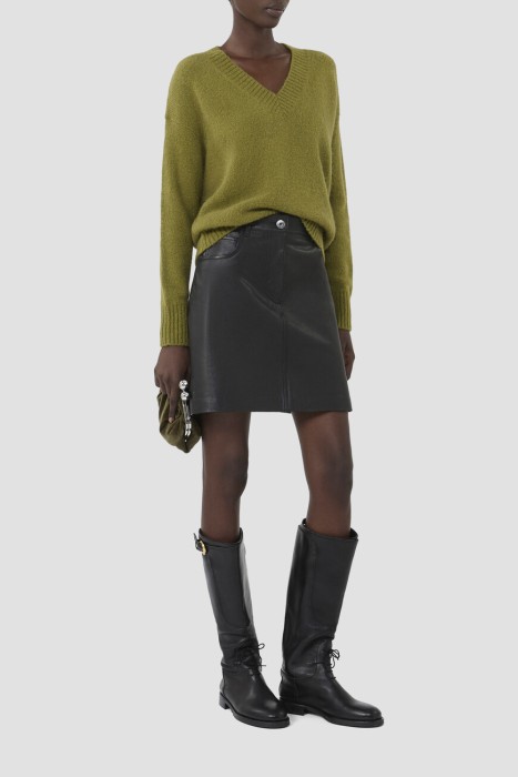 Товар зеленого цвета с внутренней стороны