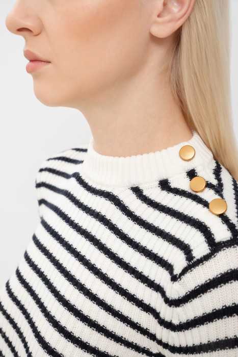 джемпер  из италии вид сбоку