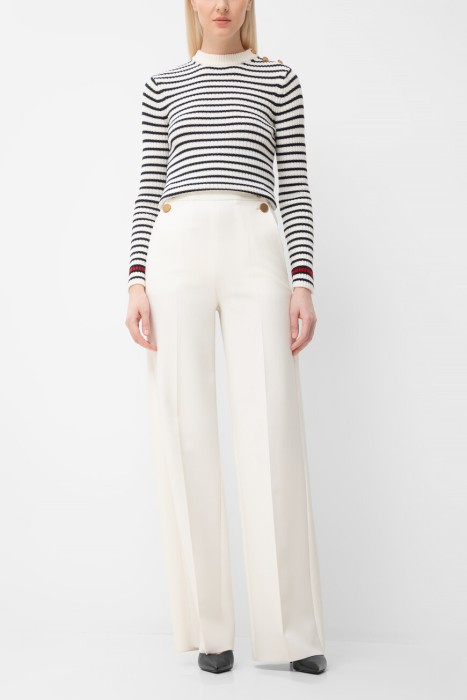 Товар разноцветного цвета с внутренней стороны