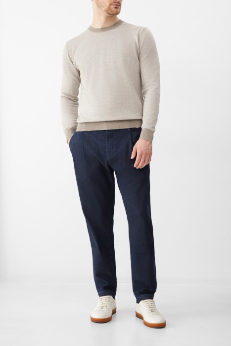 Товар белого цвета с внутренней стороны