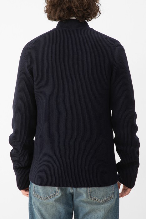 джемпер  от бренда dolce & gabbana вид слева