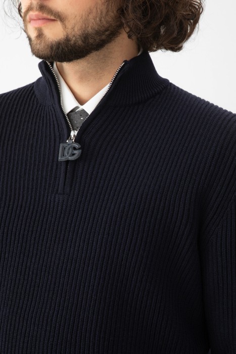 джемпер  из италии вид сбоку