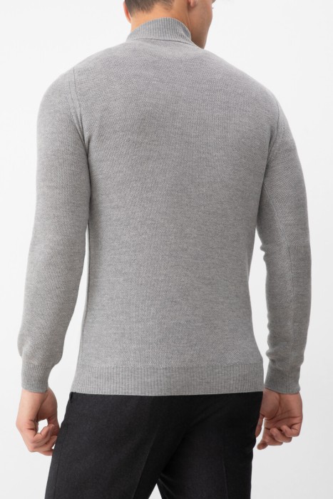 джемпер  от бренда corneliani вид слева