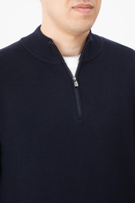 джемпер  из италии вид сбоку