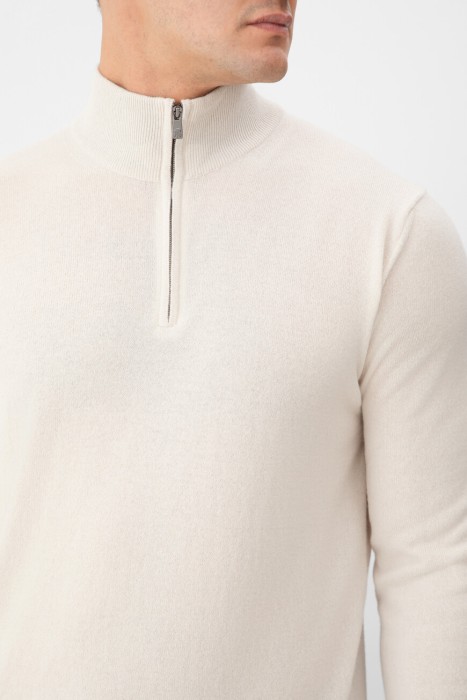 джемпер  из италии вид сбоку