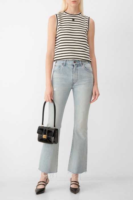 Товар разноцветного цвета с внутренней стороны