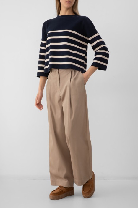 Товар разноцветного цвета с внутренней стороны