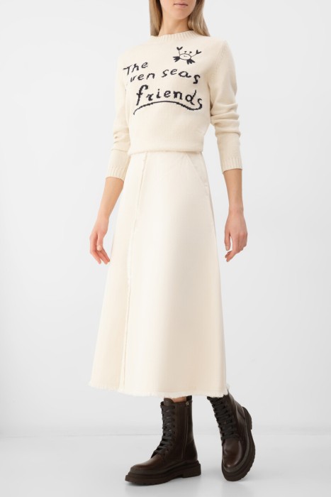 Товар белого цвета с внутренней стороны