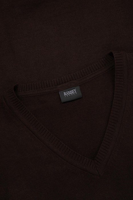 Товар коричневого цвета с внутренней стороны