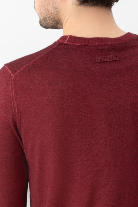 Товар бордового цвета с внутренней стороны