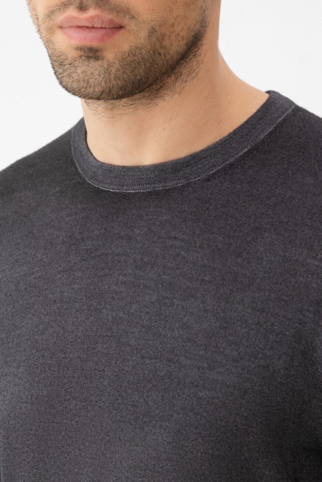 джемпер  из италии вид сбоку