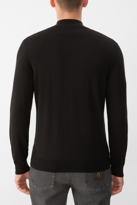 джемпер  по цене 79200 руб вид справа