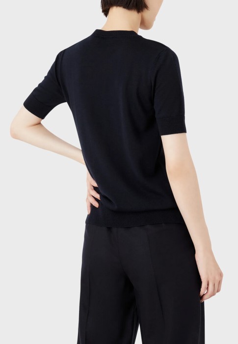 Товар синего цвета с внутренней стороны