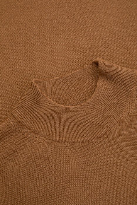 Товар коричневого цвета с внутренней стороны