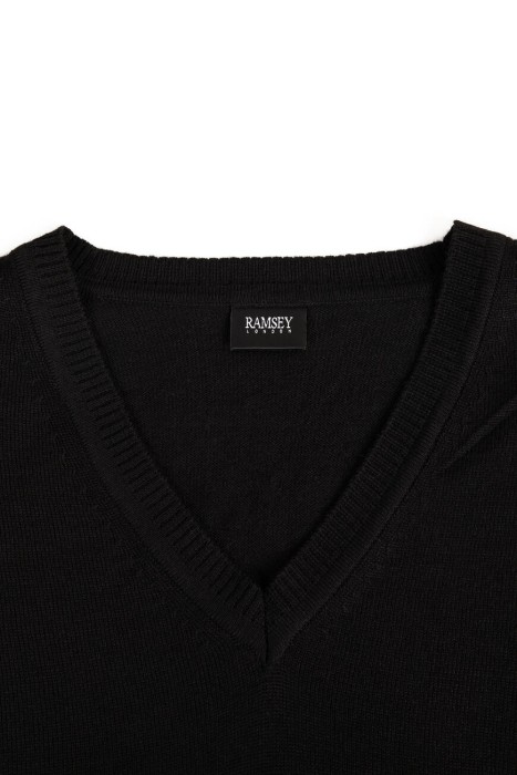 Товар черного цвета с внутренней стороны