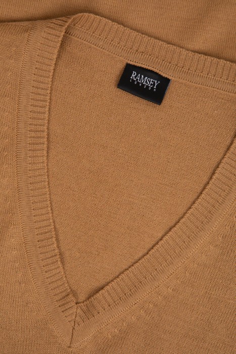 Товар коричневого цвета с внутренней стороны