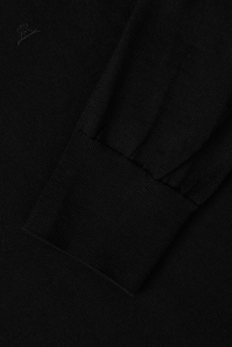 Товар черного цвета с внутренней стороны