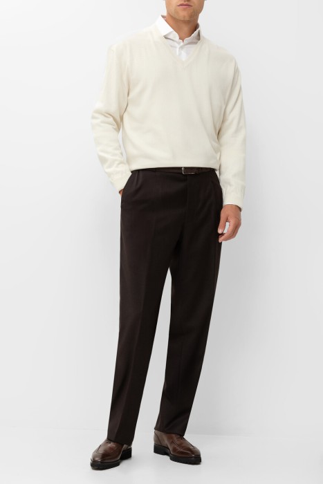 Товар белого цвета с внутренней стороны