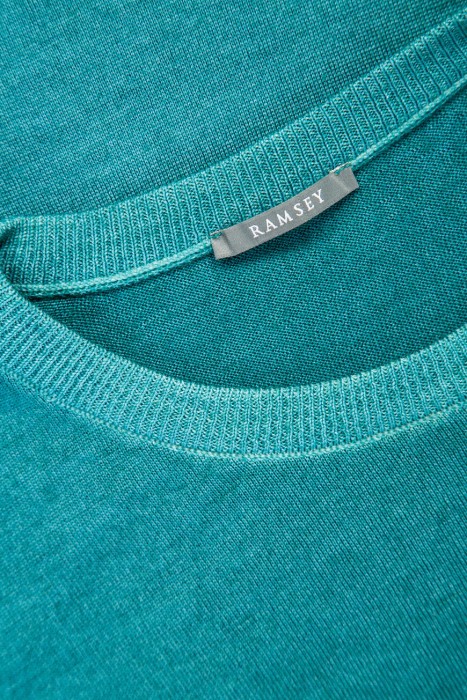 Товар бирюзового цвета с внутренней стороны