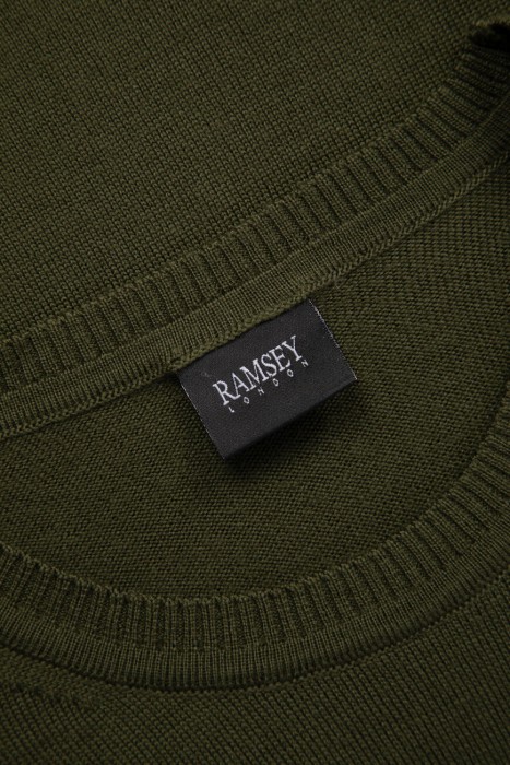 Товар зеленого цвета с внутренней стороны