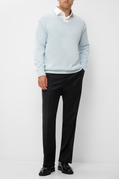 Товар голубого цвета с внутренней стороны