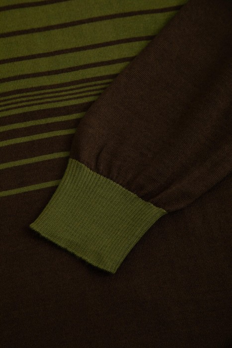 Товар зеленого цвета с внутренней стороны