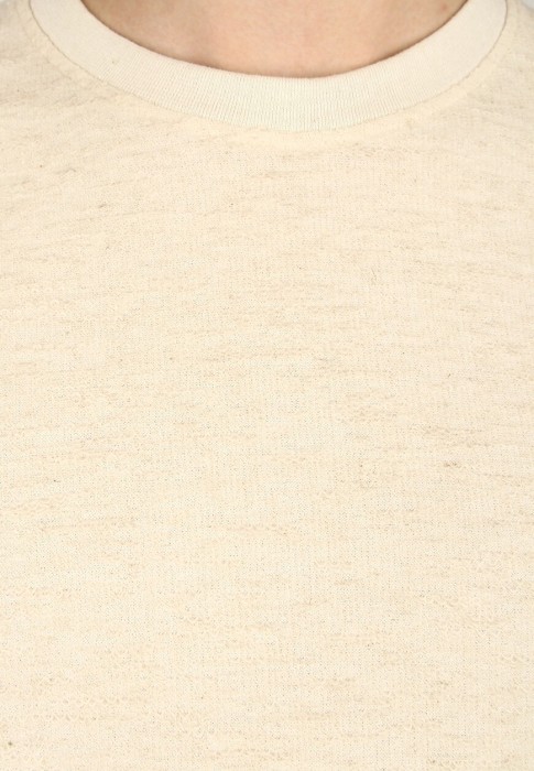 Товар бежевого цвета с внутренней стороны