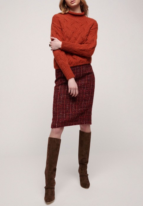 Товар оранжевого цвета с внутренней стороны