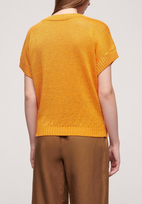 Товар оранжевого цвета с внутренней стороны