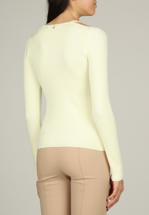 джемпер  из италии вид сбоку