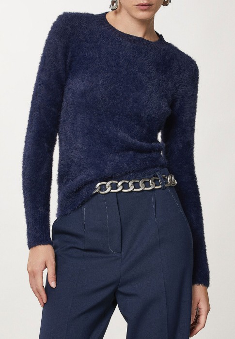 Товар синего цвета с внутренней стороны