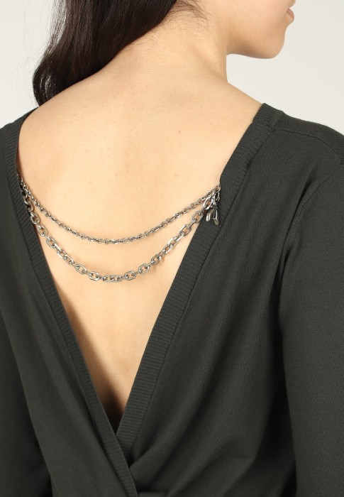 Товар зеленого цвета с внутренней стороны