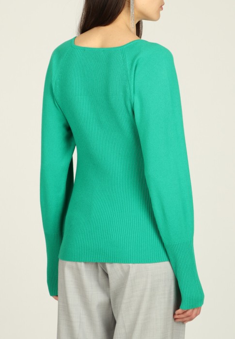 Товар зеленого цвета с внутренней стороны