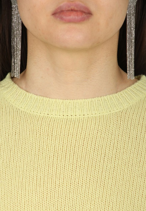 Товар зеленого цвета с внутренней стороны