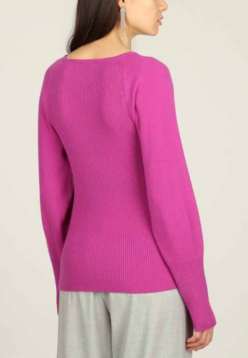 Товар фиолетового цвета с внутренней стороны