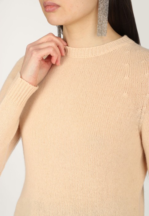 Товар розового цвета с внутренней стороны