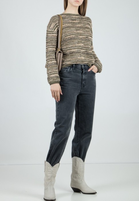 Товар зеленого цвета с внутренней стороны