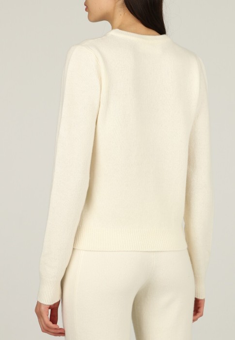 Товар белого цвета с внутренней стороны