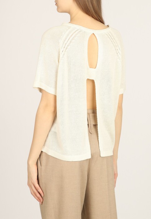 Товар белого цвета с внутренней стороны