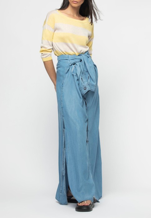 Товар желтого цвета с внутренней стороны