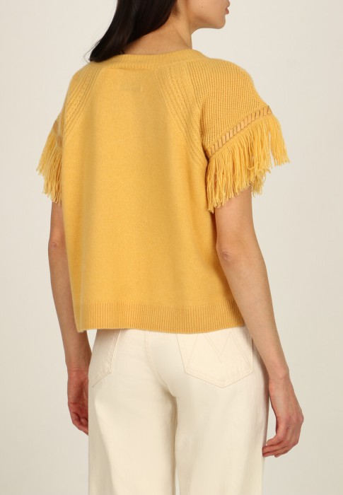 Товар желтого цвета с внутренней стороны