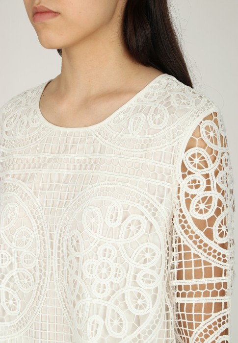 Товар белого цвета с внутренней стороны