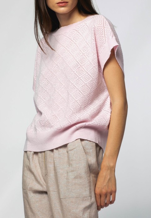 Товар розового цвета с внутренней стороны