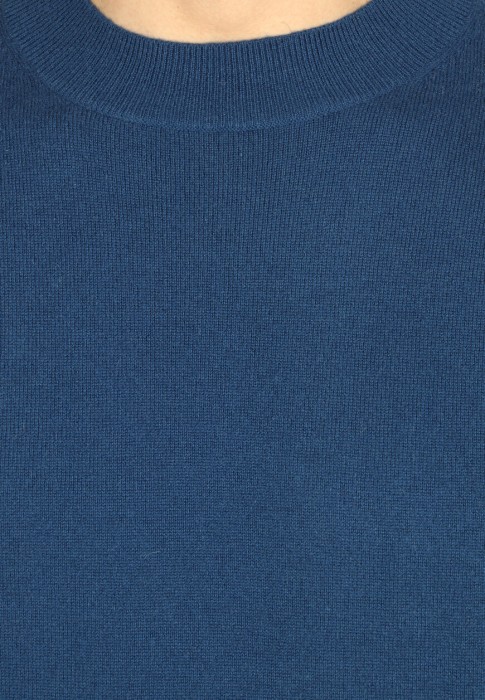 Товар синего цвета с внутренней стороны