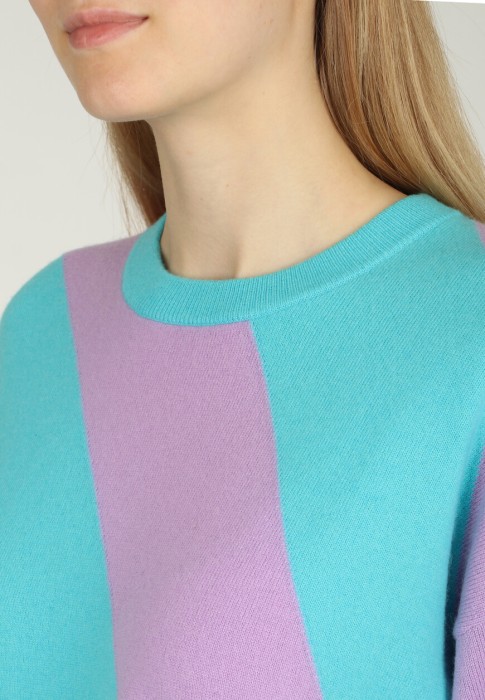 Товар голубого цвета с внутренней стороны