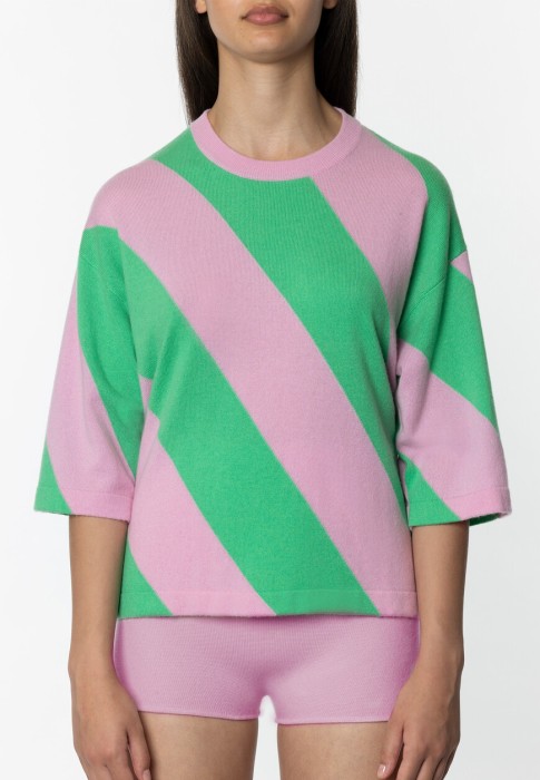 Товар розового цвета с внутренней стороны